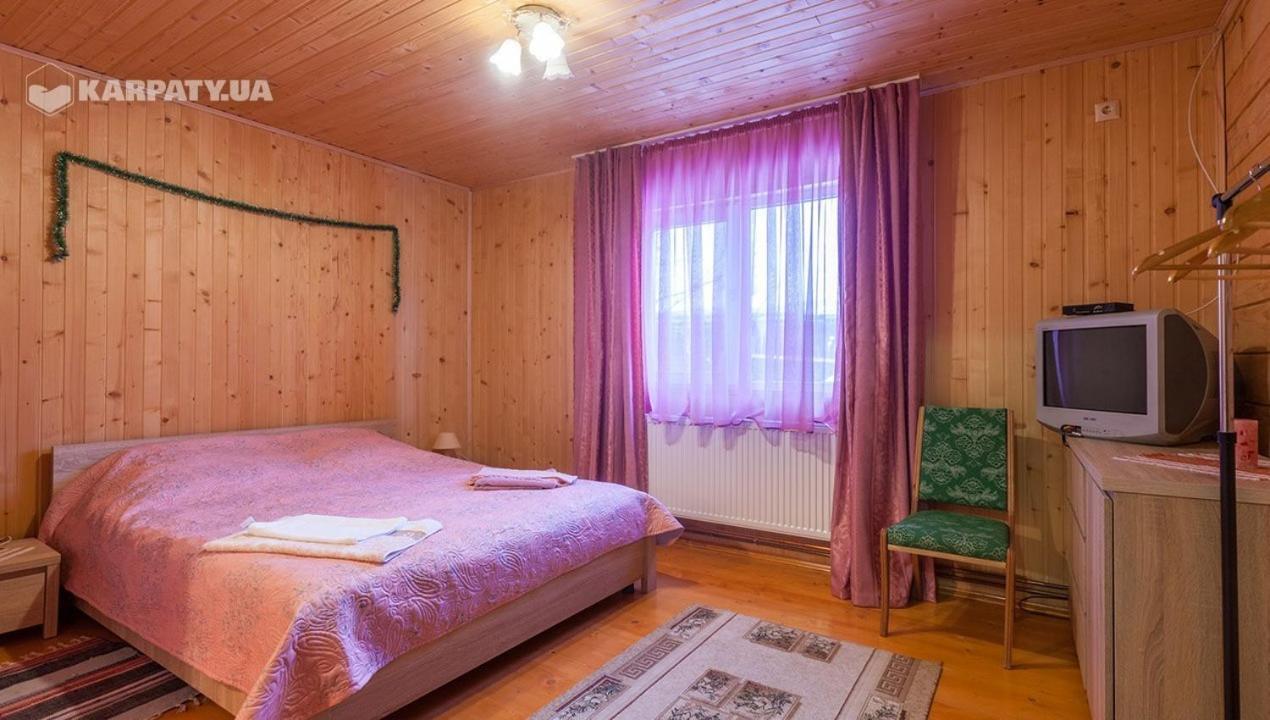 У Гриніва Polyanitsa Popovichevskaya Exterior photo